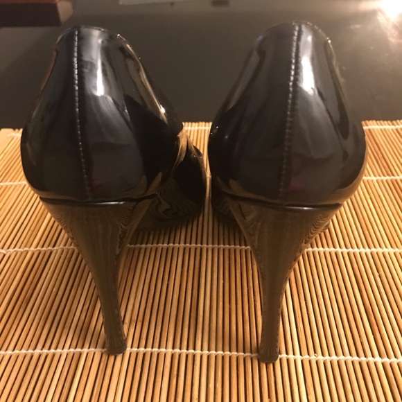 💯PRADA classic black patent leather pump in EUC! - Picture 6 of 7